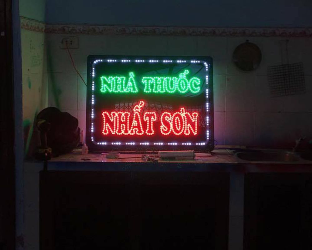 Bảng hiệu nhà thuốc hộp đèn LED